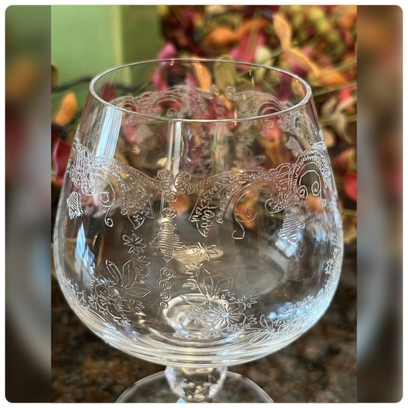 Import Assoc. ‘Cascade’ Set of Six Etched Crystal Brandy/Cognac Snifters - Picture 4 of 9